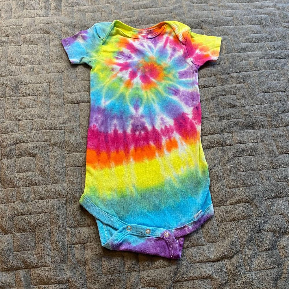 Rainbow Spiral Tie Dye Baby Bodysuit || 3T